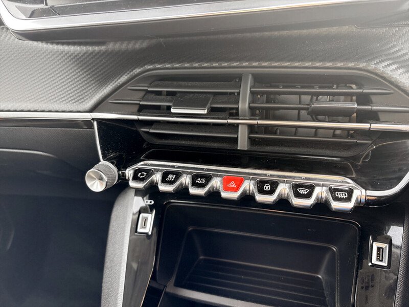 Used Peugeot E-2008 2021 for sale - 77983470: Photo 38