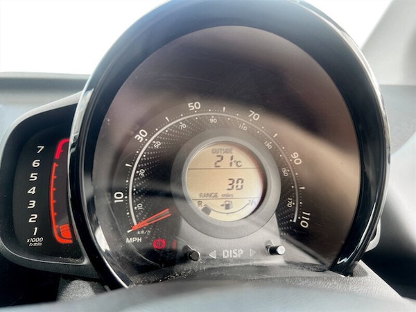 Used Toyota AYGO 2019 for sale - 76102093: Photo 28