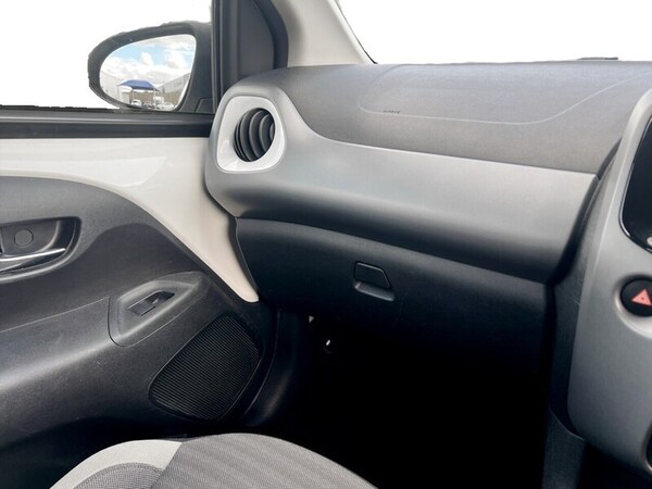 Used Toyota AYGO 2019 for sale - 76102093: Photo 29