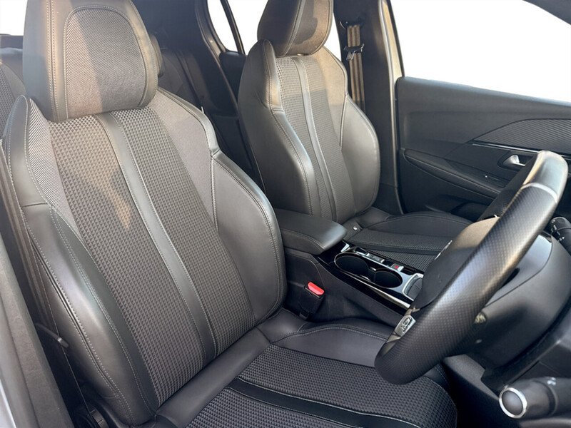 Used Peugeot 208 2023 for sale - 77059733: Photo 9