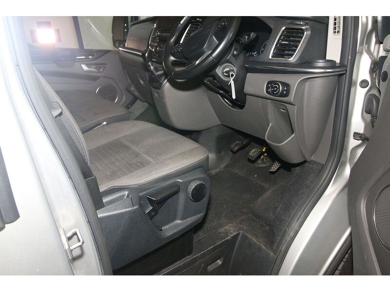 Used Ford Tourneo Custom 2020 for sale - 76651037: Photo 4