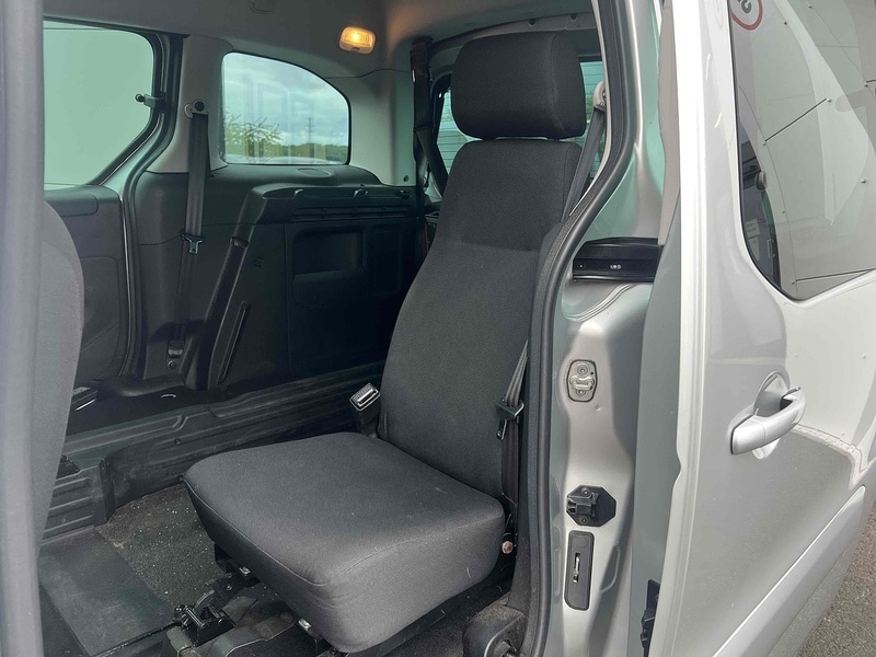 Vehicle 29
