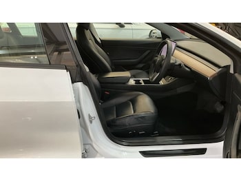 Used Tesla Model 3 2020 for sale - 77328784: Photo
