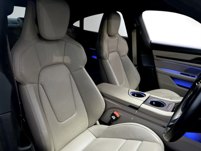 Used Porsche Taycan 2021 for sale - 76450359: Photo 10