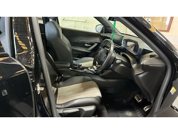 Used Peugeot 2008 2021 for sale - 78134739: Photo