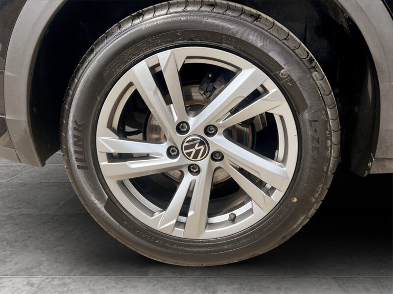 Used Volkswagen T-Roc 2022 for sale - 76643052: Photo 8