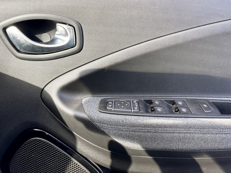 Used Renault Zoe 2022 for sale - 78031181: Photo 41
