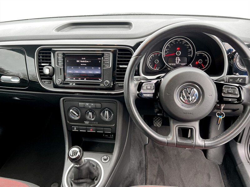 Used Volkswagen Beetle 2015 for sale - 76707261: Photo 8