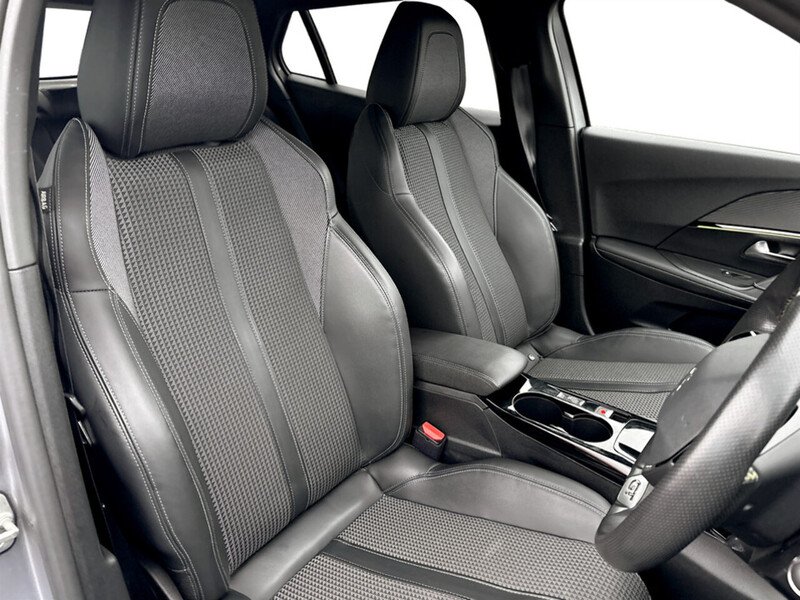 Used Peugeot E-2008 2021 for sale - 77501076: Photo 10