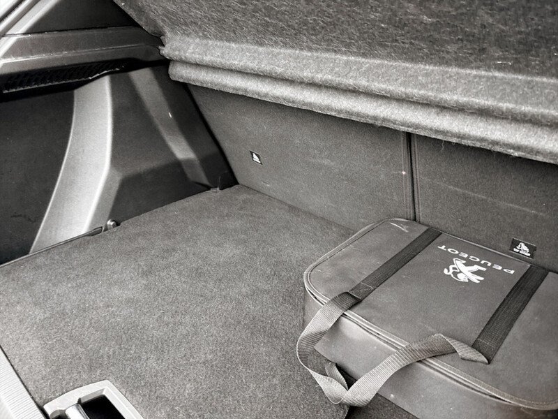 Used Peugeot E-2008 2021 for sale - 77501076: Photo 24