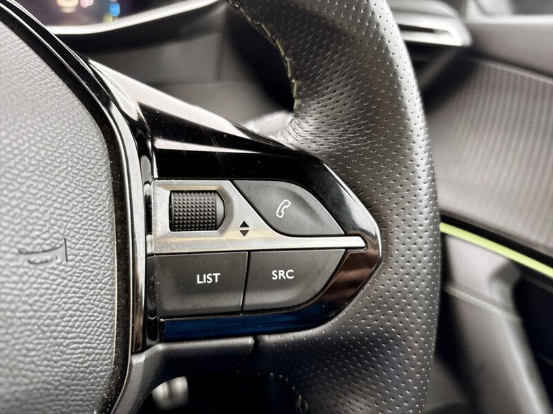 Used Peugeot E-2008 2021 for sale - 77501076: Photo 32