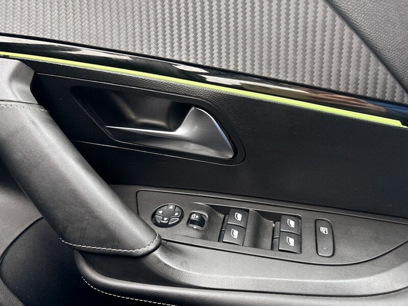 Used Peugeot E-2008 2021 for sale - 77501076: Photo 43