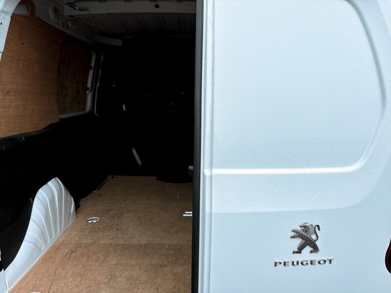 Used Peugeot e-Partner 2023 for sale - 77565834: Photo 25