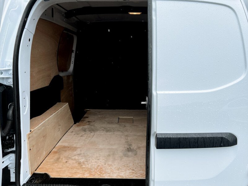 Used Renault Kangoo 2024 for sale - 76643053: Photo 26