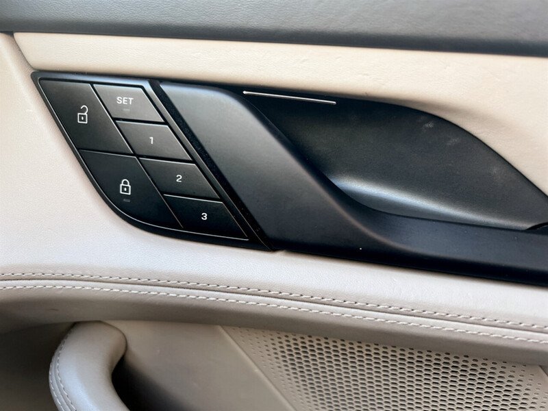 Used Porsche Taycan 2022 for sale - 76950855: Photo 61