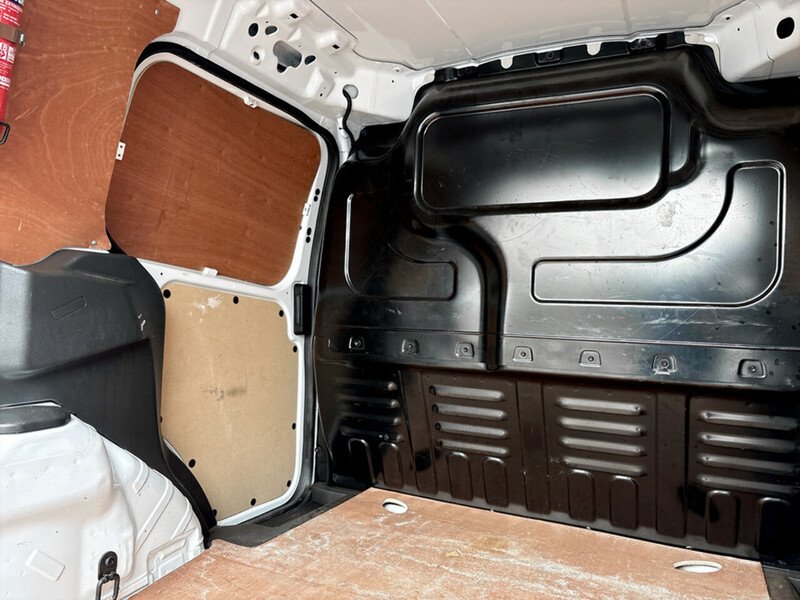 Used Ford Transit Courier 2020 for sale - 77535516: Photo 25