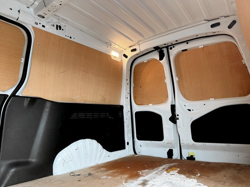 Used Peugeot Partner 2021 for sale - 76564867: Photo 21