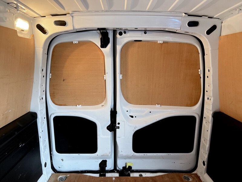 Used Peugeot Partner 2021 for sale - 76564867: Photo 22