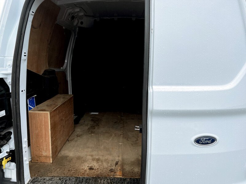 Used Ford Transit Courier 2021 for sale - 76682382: Photo 19
