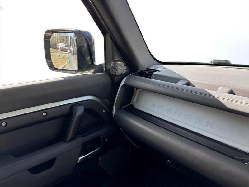 Used Land Rover Defender 90 2021 for sale - 78091925: Photo 42
