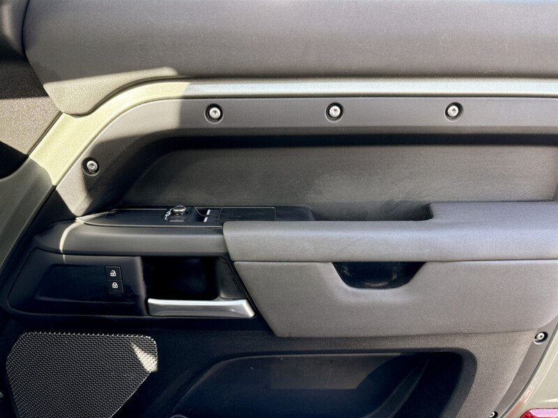 Used Land Rover Defender 90 2021 for sale - 78091925: Photo 54