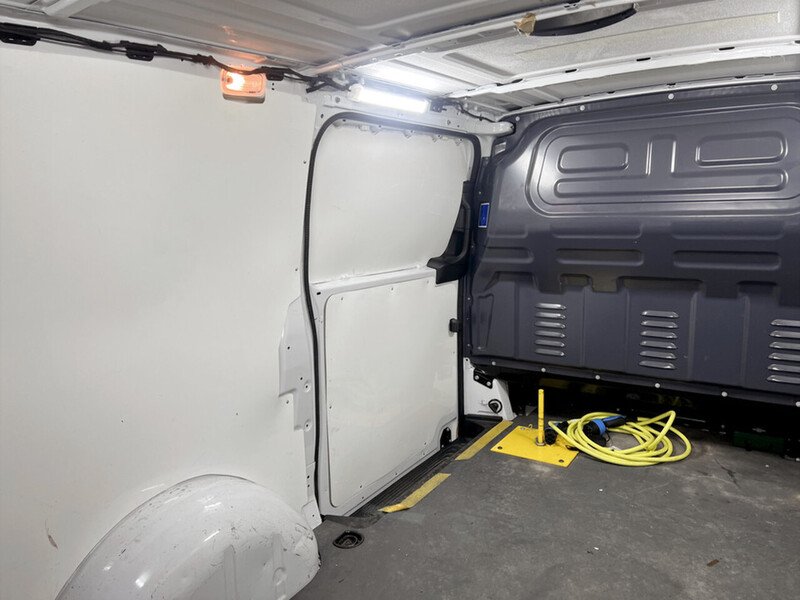 Used Mercedes-Benz Vito 2023 for sale - 76368297: Photo 28