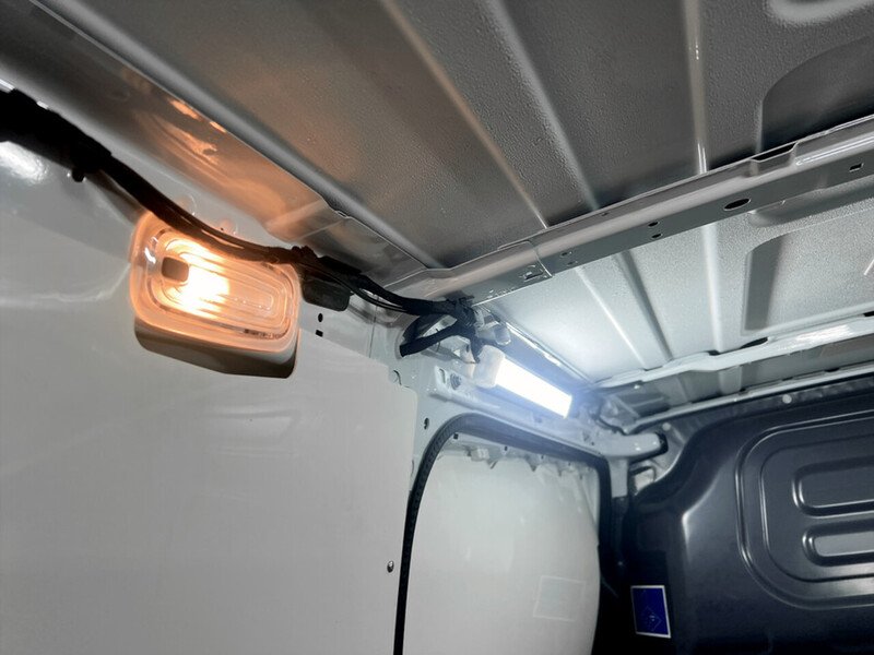 Used Mercedes-Benz Vito 2023 for sale - 76368297: Photo 31