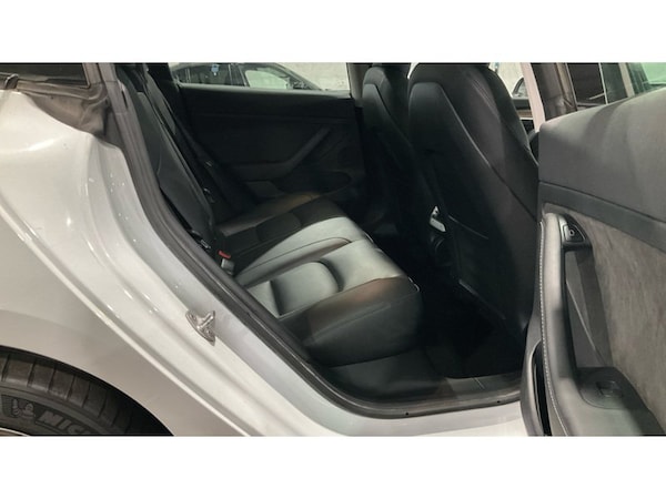Used Tesla Model 3 2021 for sale - 76280500: Photo 12