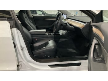 Used Tesla Model 3 2021 for sale - 76280500: Photo 4