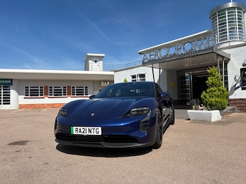 Used Porsche Taycan 2021 for sale - 79435029: Photo