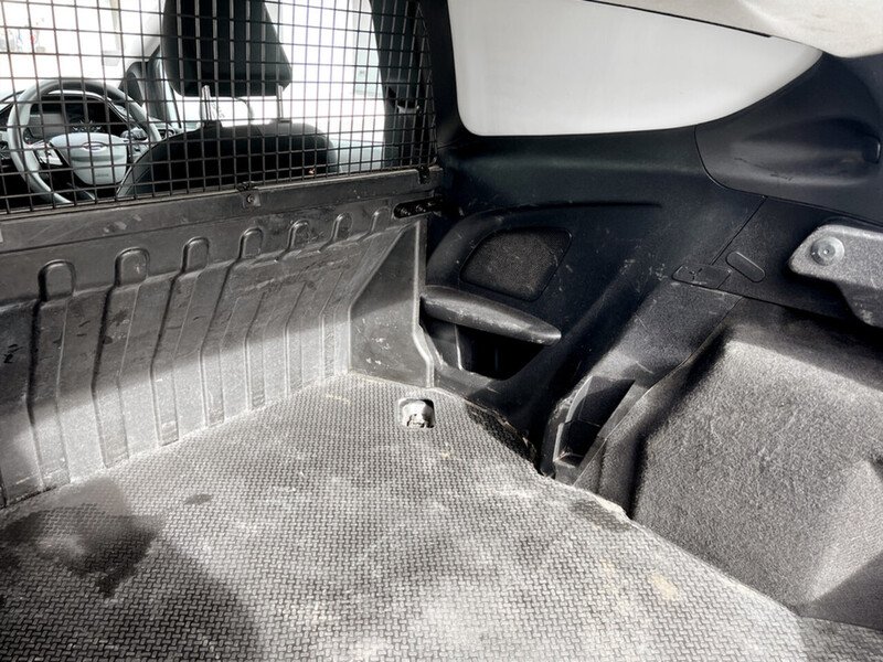 Used Ford Fiesta Van 2019 for sale - 76280430: Photo 22