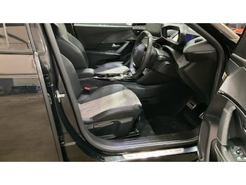 Used Peugeot 2008 2022 for sale - 77953453: Photo