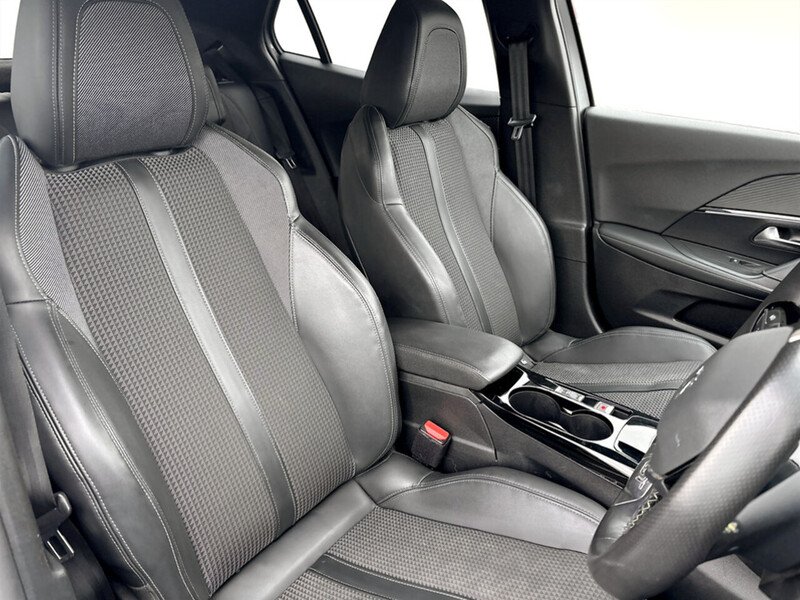 Used Peugeot E-2008 2021 for sale - 77342281: Photo 10