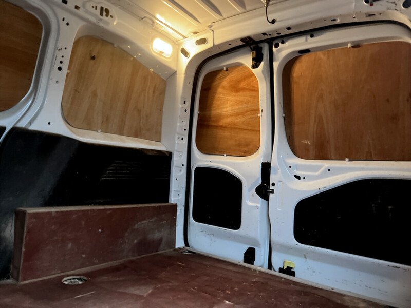 Used Peugeot Partner 2021 for sale - 76449189: Photo 19