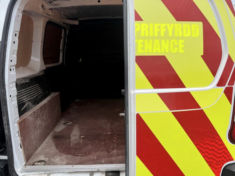 Used Peugeot Partner 2021 for sale - 76449189: Photo 24