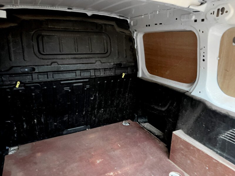 Used Peugeot Partner 2021 for sale - 76449189: Photo 26