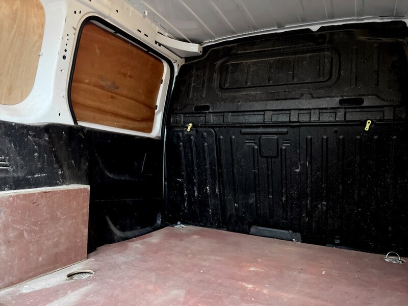 Used Peugeot Partner 2021 for sale - 76449189: Photo 27