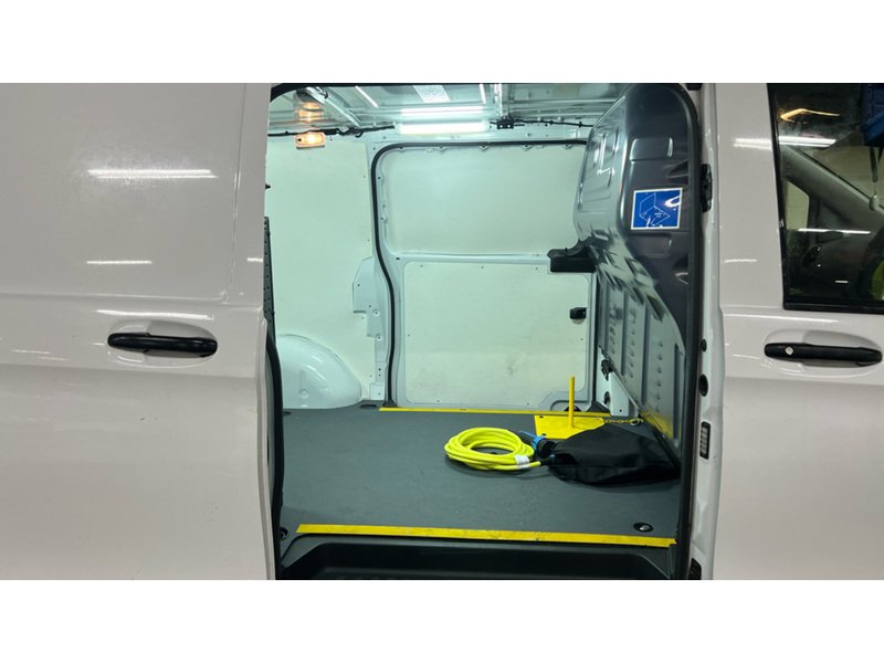 Used Mercedes-Benz Vito 2023 for sale - 76368300: Photo 4
