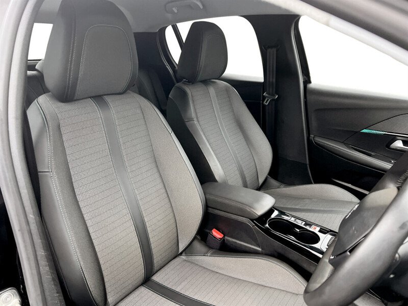 Used Peugeot 208 2023 for sale - 77011632: Photo 9