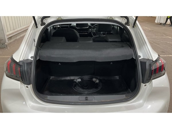 Used Peugeot 208 2021 for sale - 76280511: Photo 7
