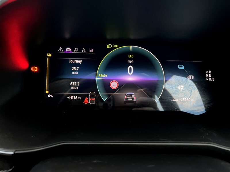 Used Renault Zoe 2021 for sale - 77704127: Photo 31