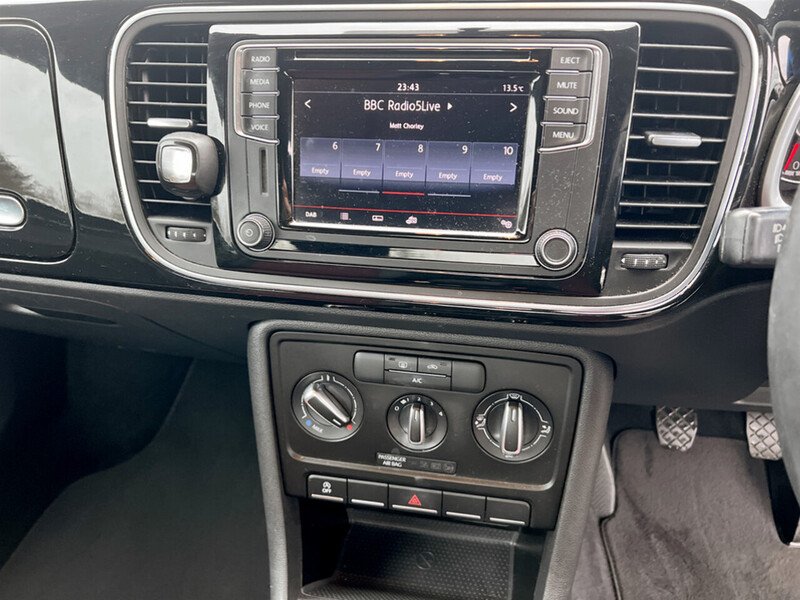 Used Volkswagen Beetle 2015 for sale - 76536289: Photo 35