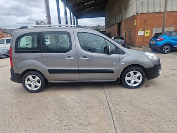 Used Peugeot Partner Tepee 2010 for sale - 75749185: Photo
