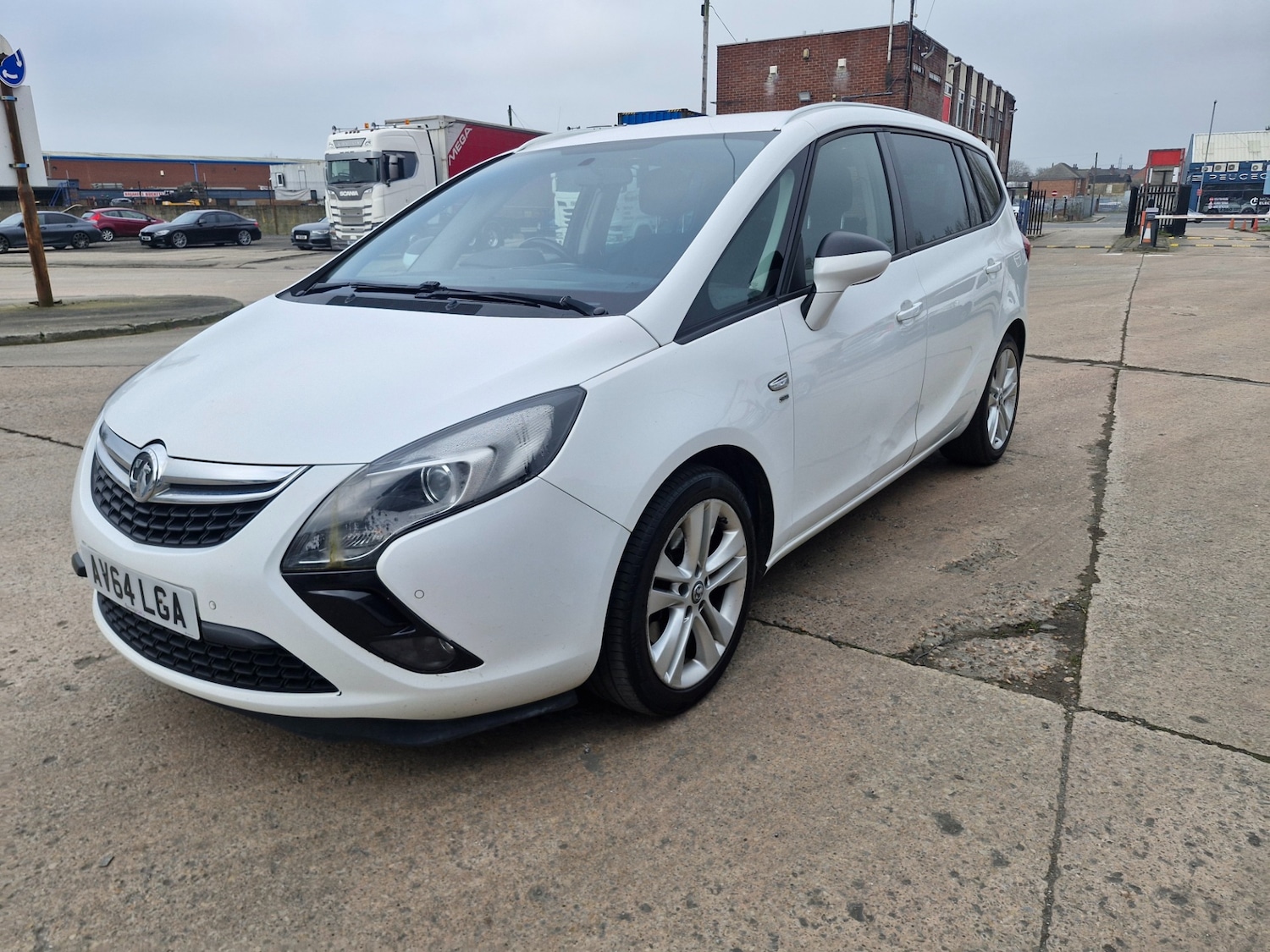 Used Vauxhall Zafira 2014 for sale - 77802175: Photo 2