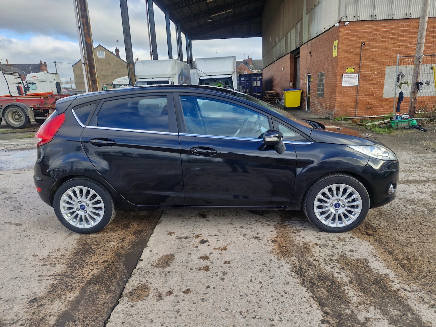 Used Ford Fiesta 2010 for sale - 77314165: Photo 3