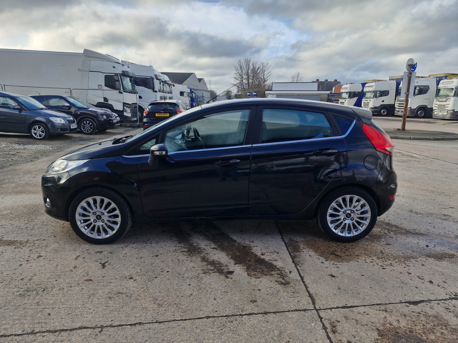 Used Ford Fiesta 2010 for sale - 77314165: Photo 5