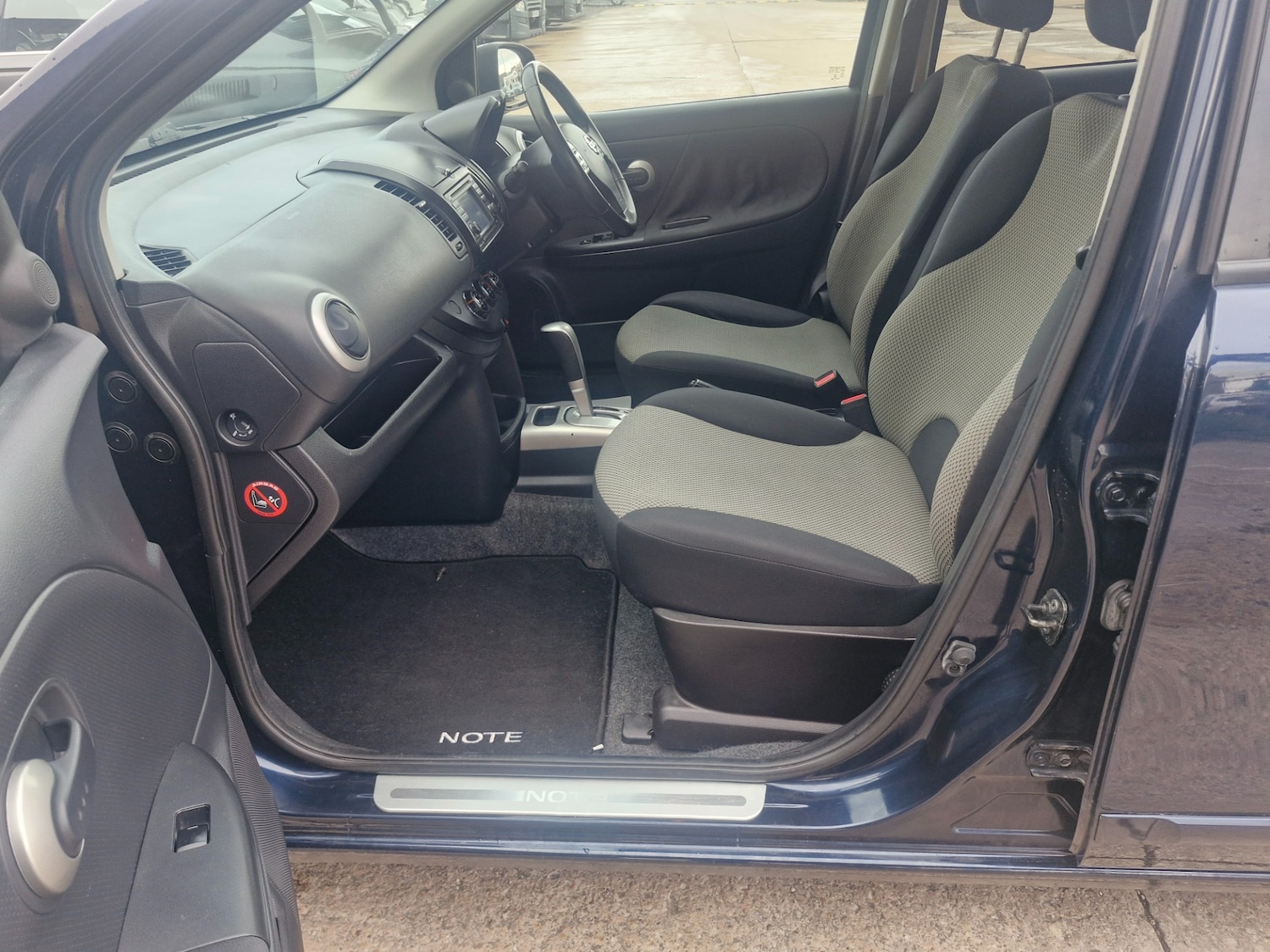 Used Nissan Note 2010 for sale - 76182529: Photo 6