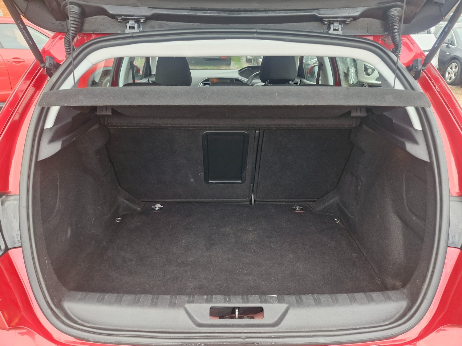 Used Peugeot 308 2015 for sale - 76682511: Photo 8