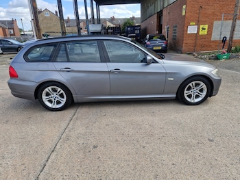 Used BMW 3 Series 2011 for sale - 75700103: Photo
