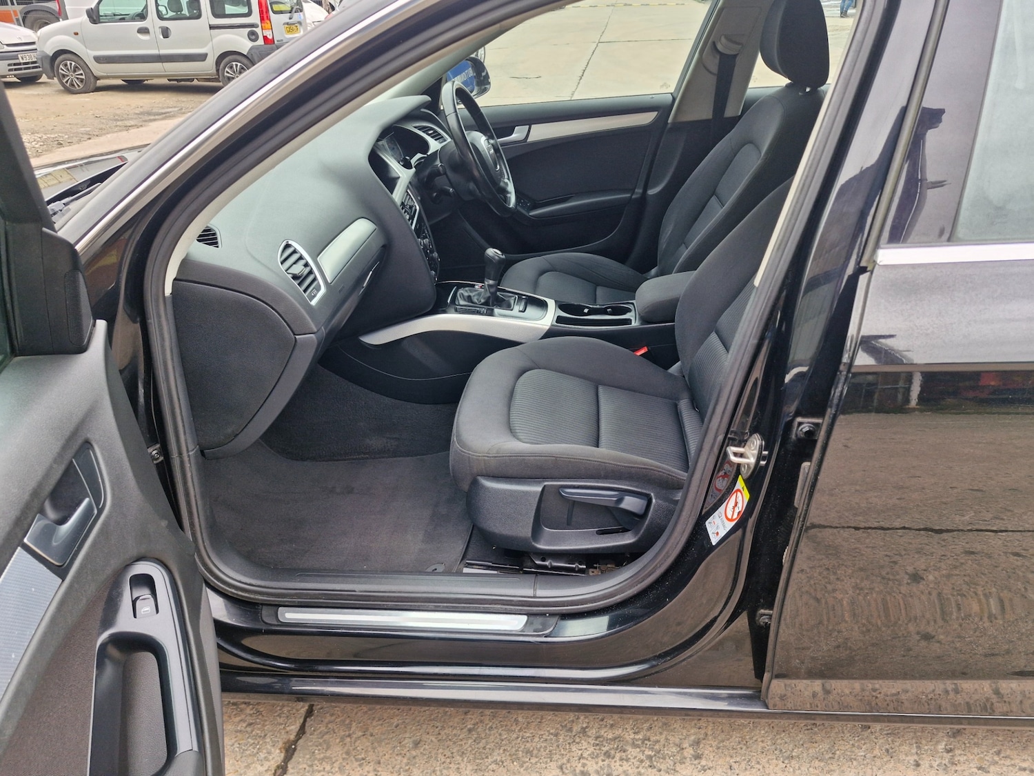 Used Audi A4 2010 for sale - 77789917: Photo 6